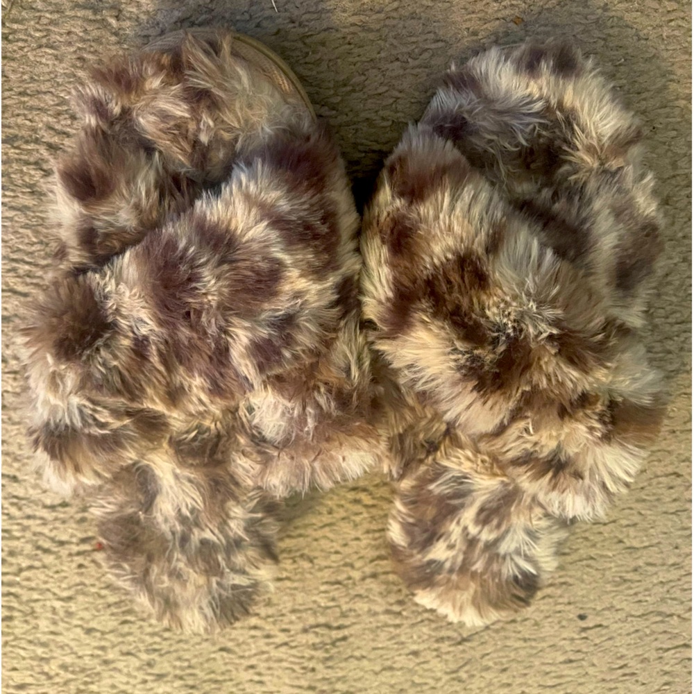 Cute fluffy leopard slippers
